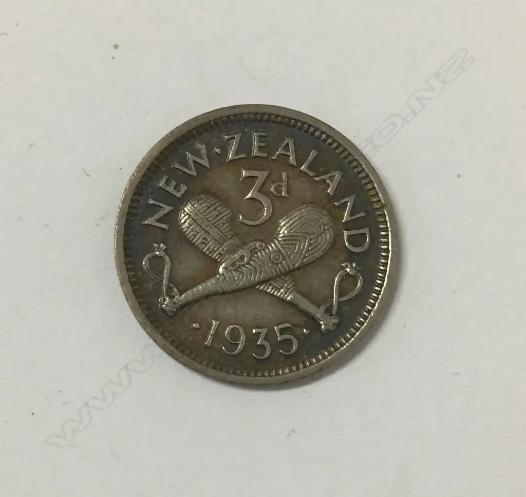 A 1935 N.Z. 3d. coin Image 1++
