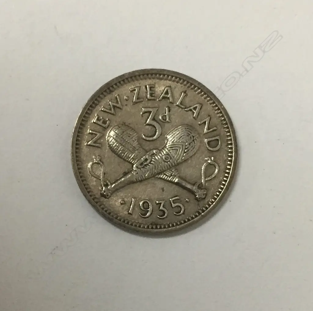 A 1935 N.Z. 3d. coin Image 1++