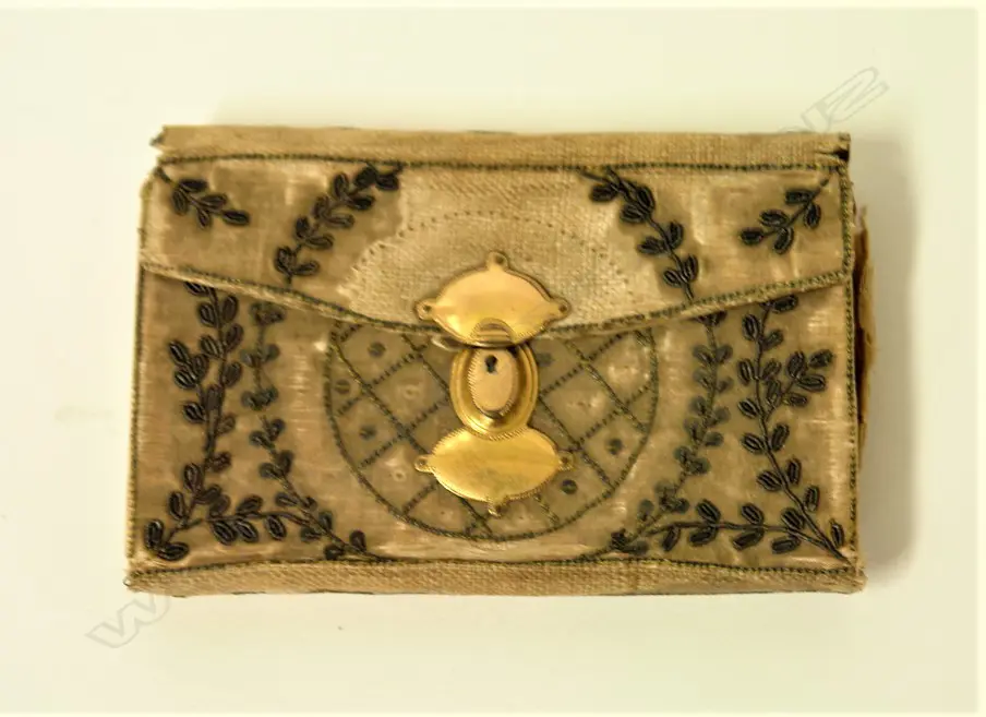 A Georgian period needlework sewing case Image 1++