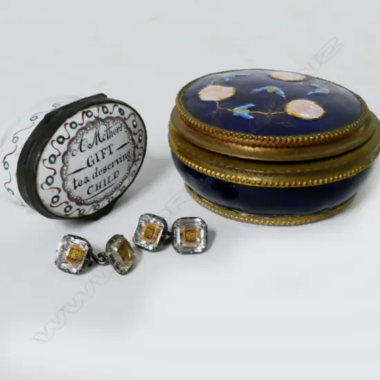 A Bilston-style enamel patch box