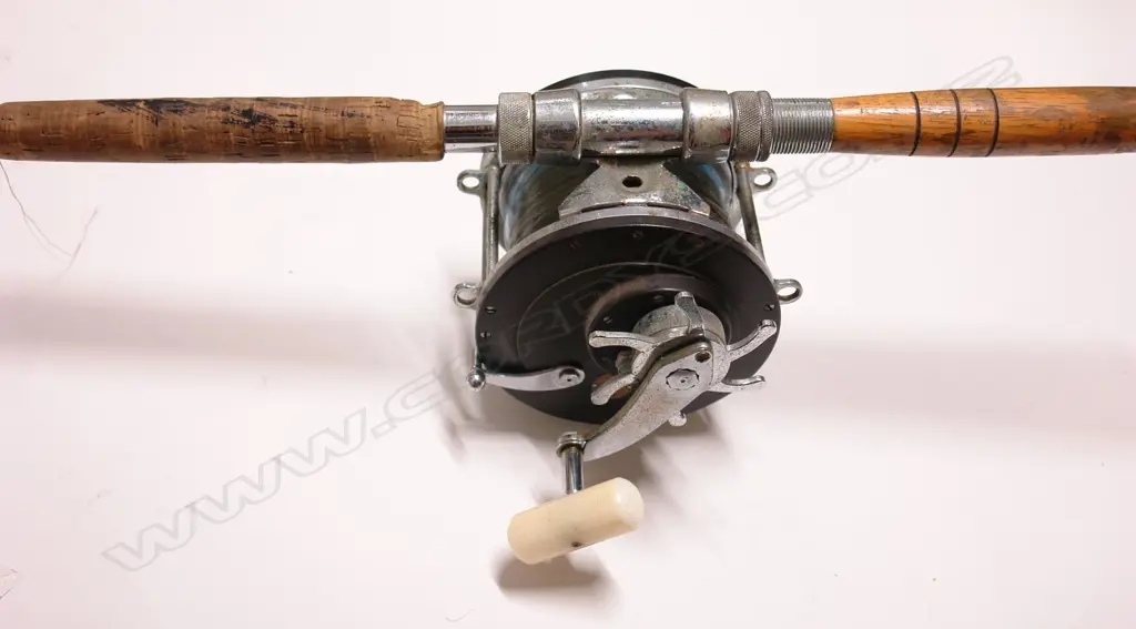A large vintage 'Ocean City' big game fishing reel and matching rod Image 1++