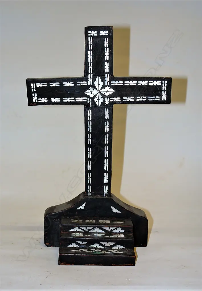 An old Solomon Islands cross Image 1++