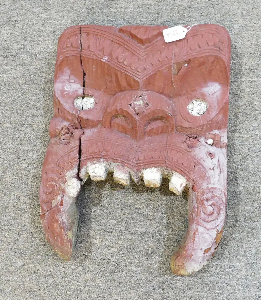 A 19thC Maori carved stylised mask Image 1++