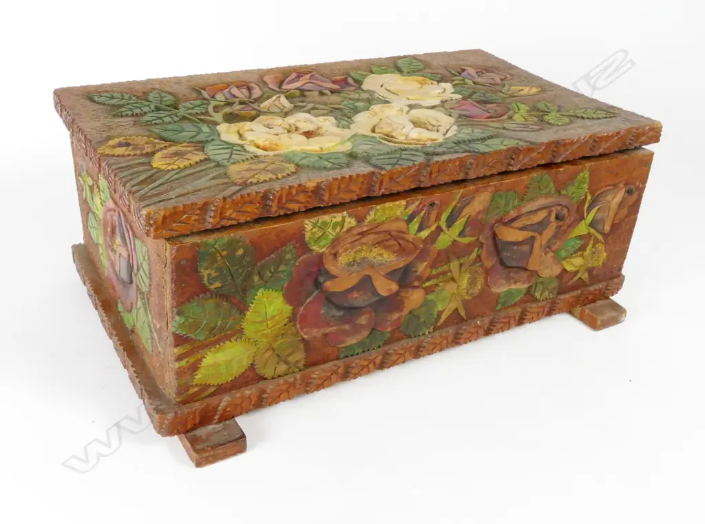 A N.Z. Jane Brenkley carved and painted rose decorated box Image 1++