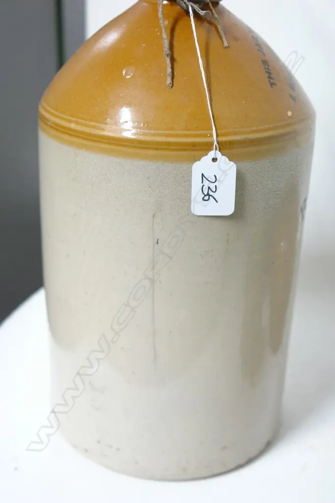 A N.Z. earthenware crock Image 1++