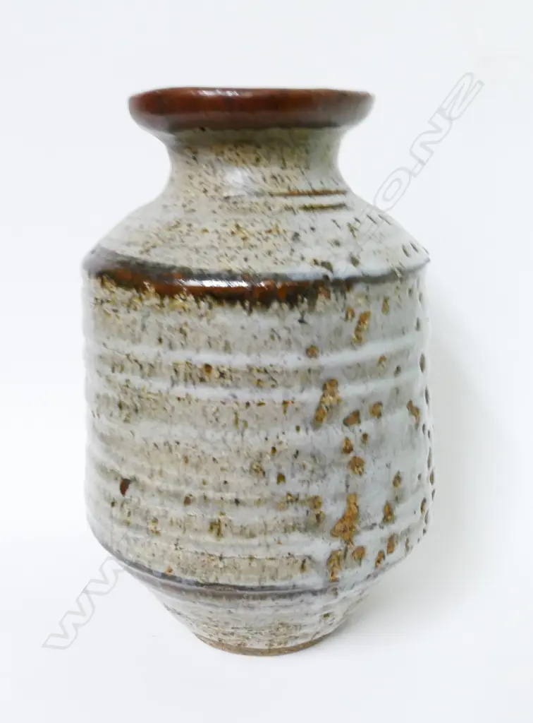 A Len Castle pottery vase Image 1++