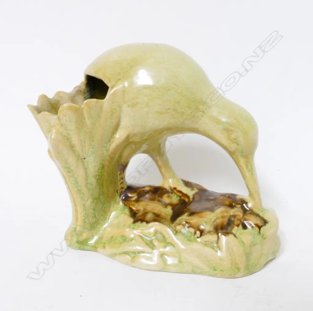A Crown Lynn (Ambrico) pale green and brown trickle glaze kiwi vase Image 1++