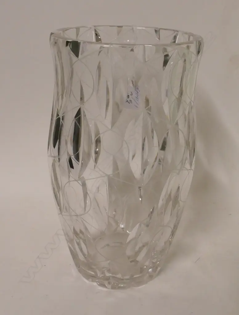 A 1930s Clyne Farquharson cut glass vase in a stylised leaf and vine pattern Image 1++