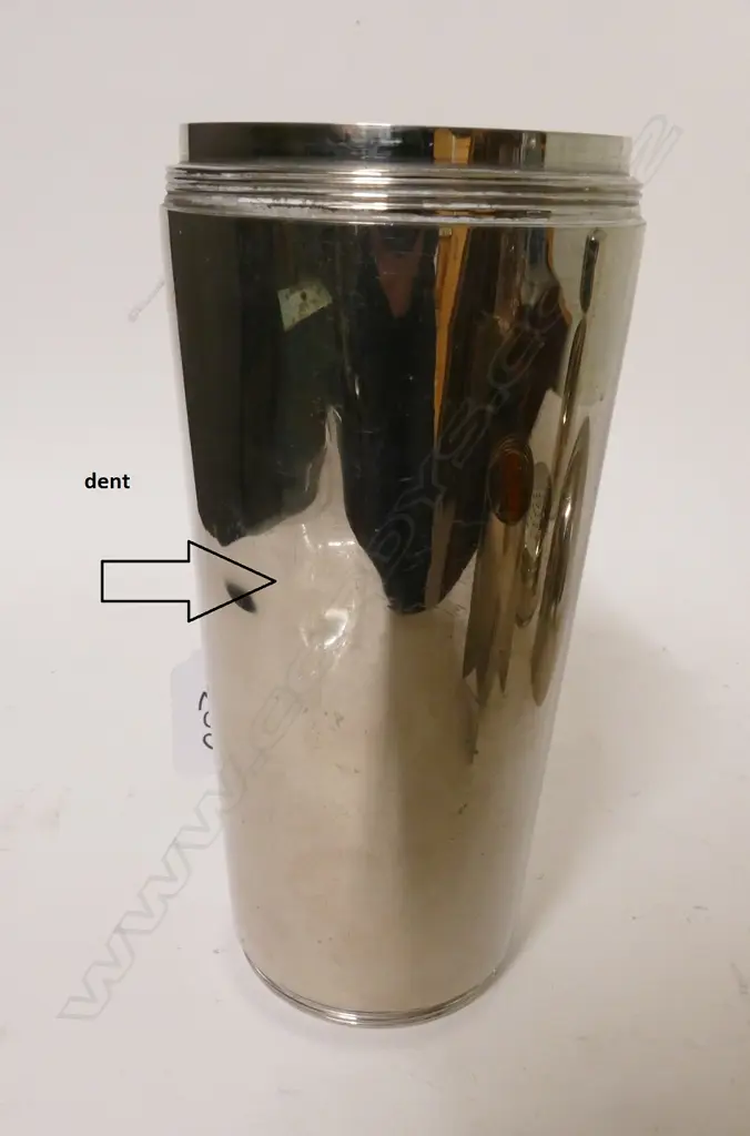 A vintage silver plate Zeppelin cocktail shaker Image 1++