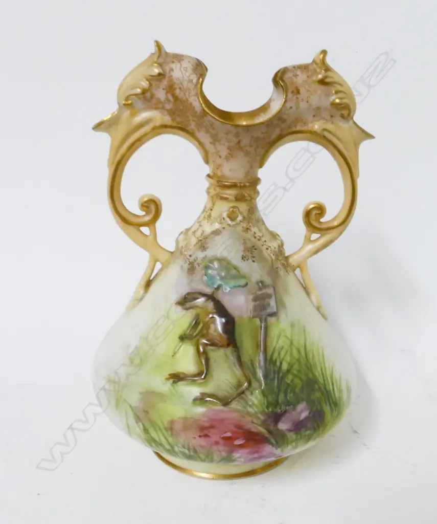 A Victorian Doulton Burslem conical vase Image 1++