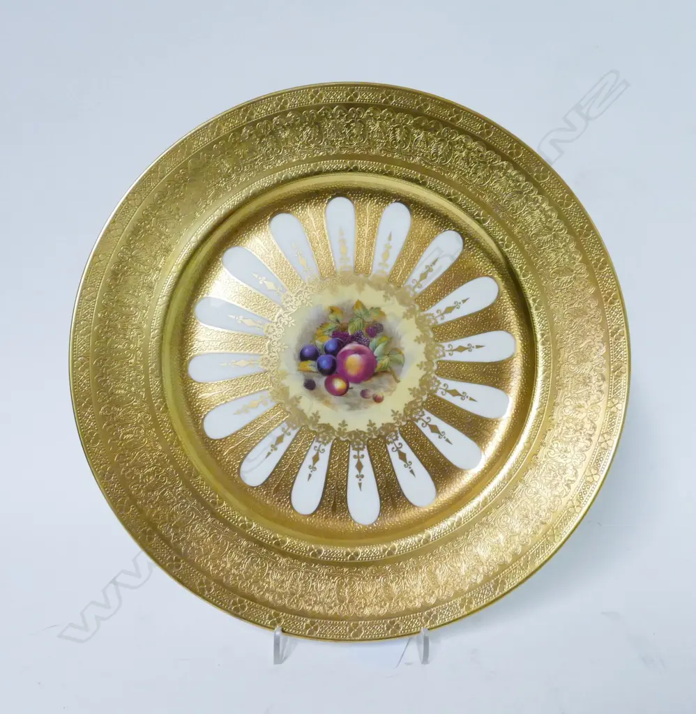 An Aynsley cabinet plate Image 1++