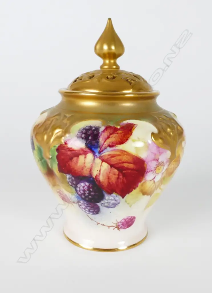 A Royal Worcester potpourri jar Image 1++