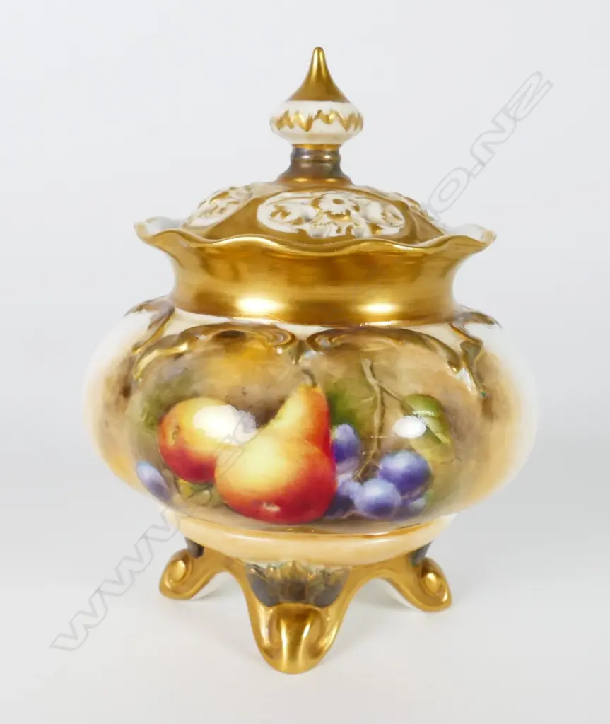 A Royal Worcester lidded potpourri jar Image 1++