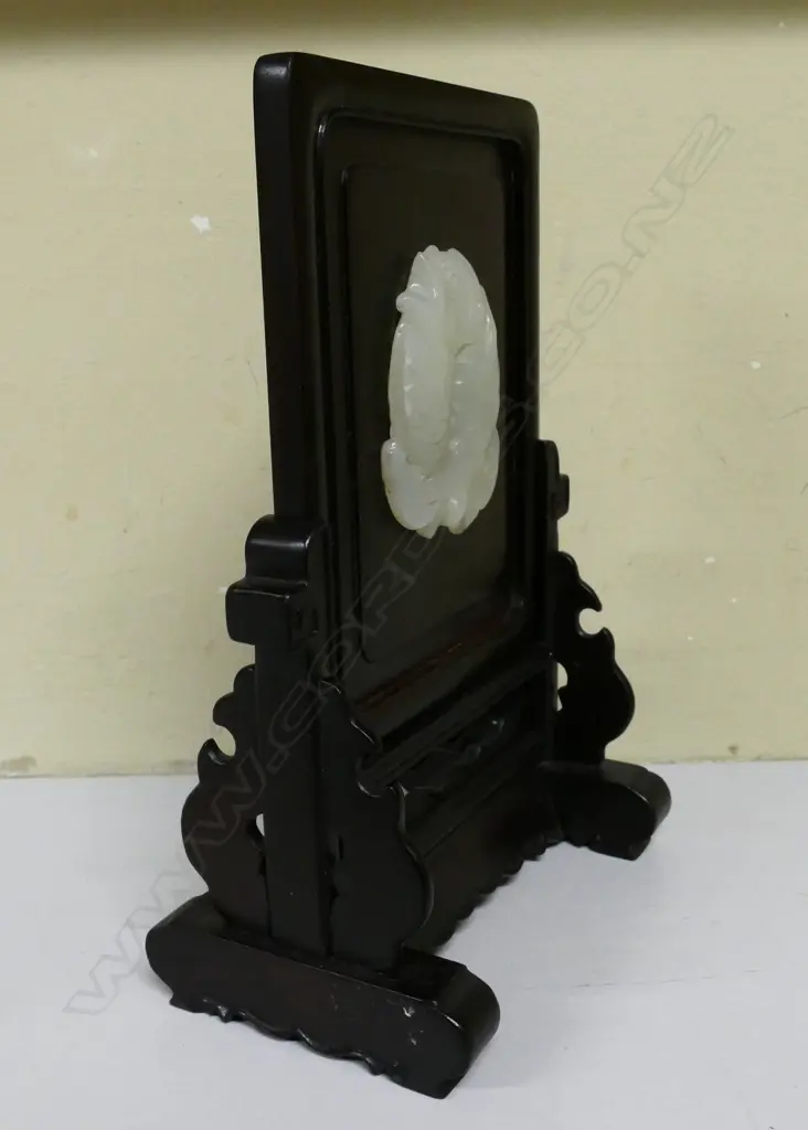 A Chinese fine quality white jade set small rosewood screen Image 1++