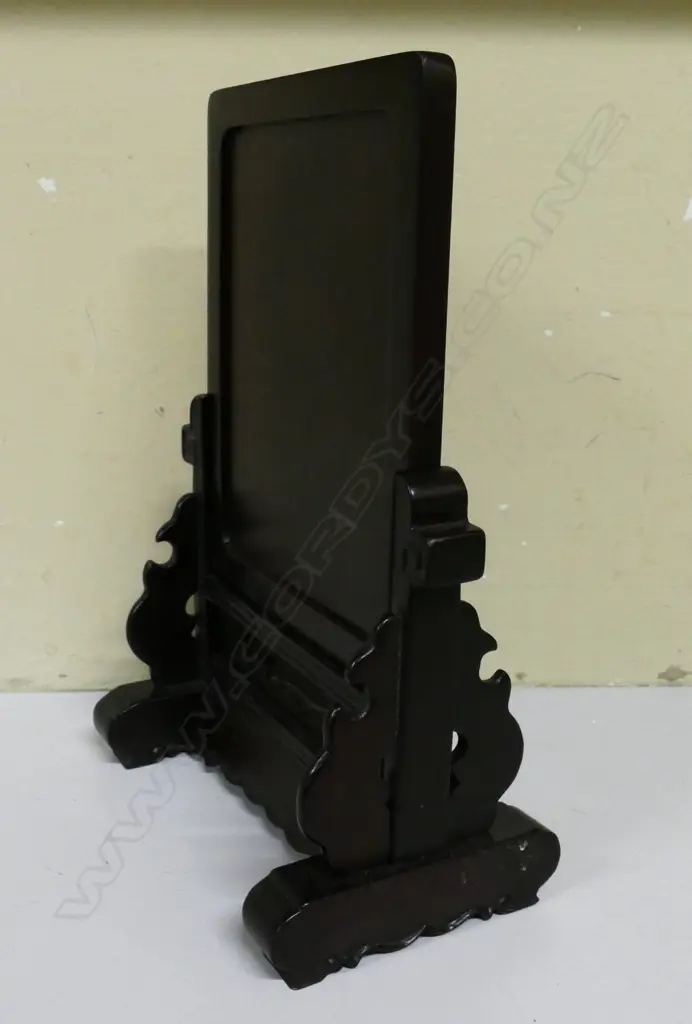 A Chinese fine quality white jade set small rosewood screen Image 1++