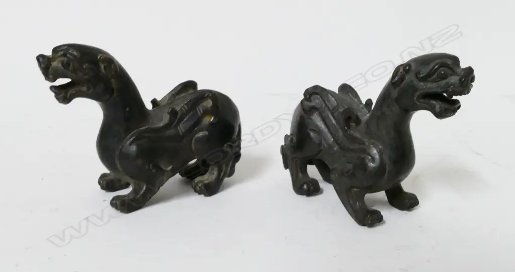 Two small Chinese bronze qilin Image 1++