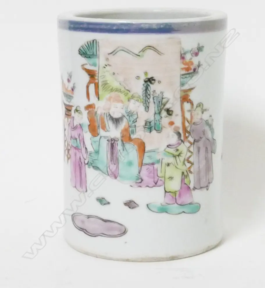 A Chinese porcelain brush pot Image 1++