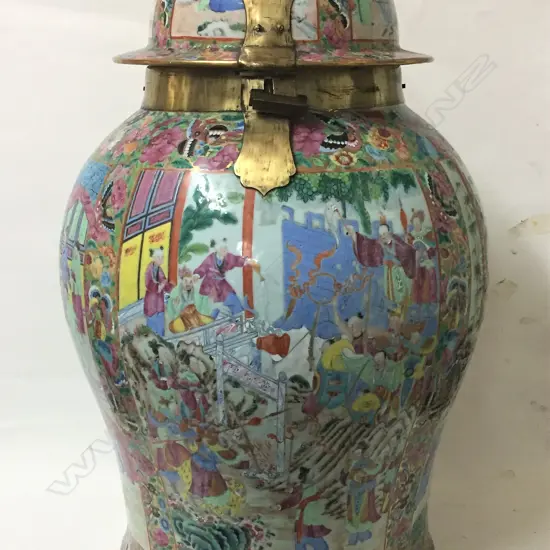 A large and impressive early 19thC Chinese famille rose lidded jar