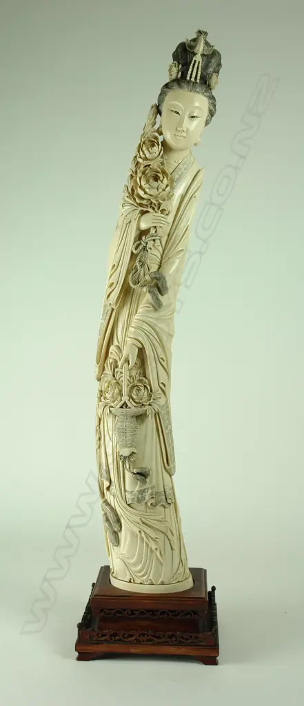 An exceptional large old carved ivory tusk Image 1++