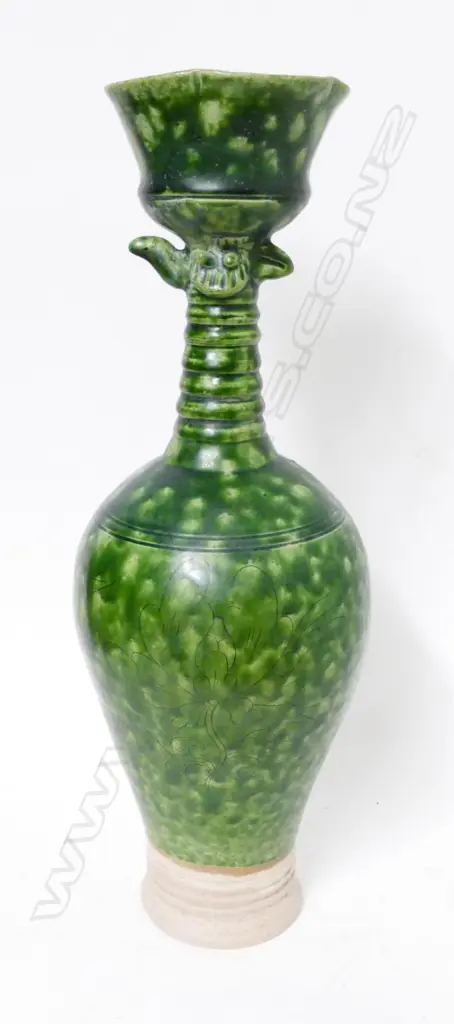 An old Chinese earthenware vase Image 1++
