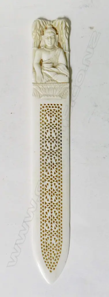 An ivory letter knife Image 1++