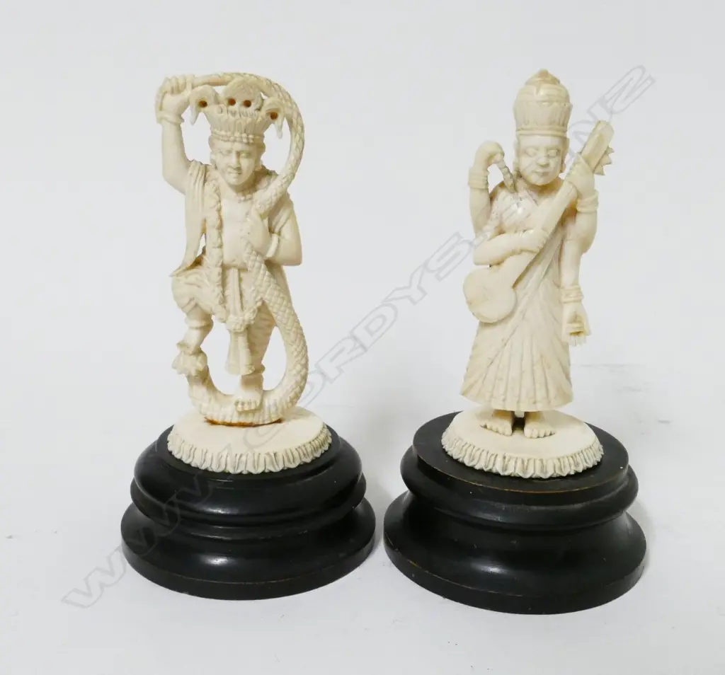 Two small Indian ivory carved figures Image 1++