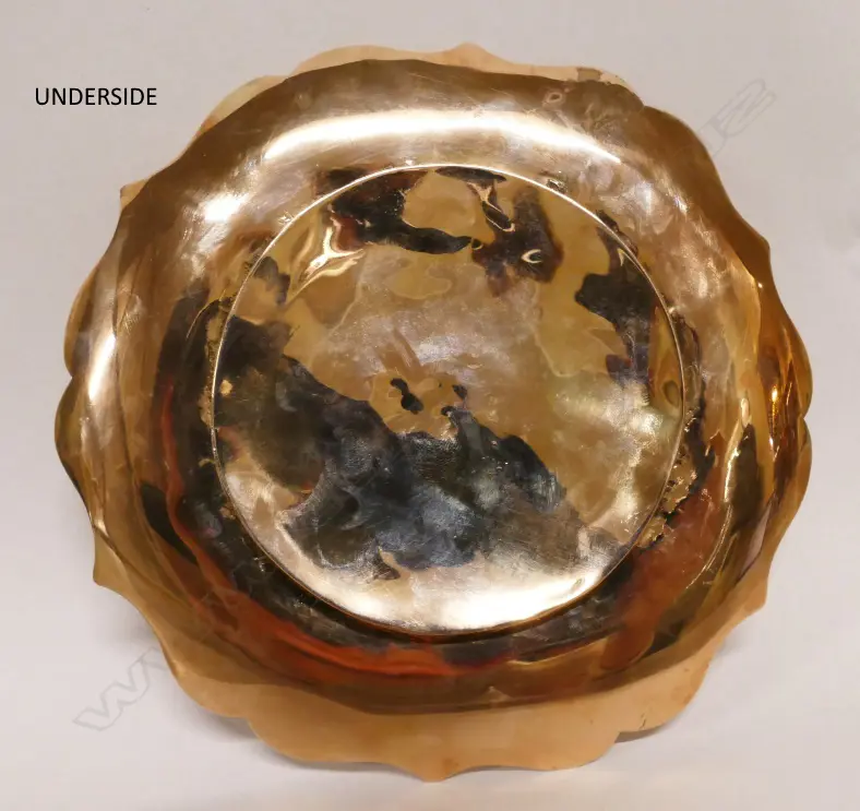 An early 20thC N.Z. made 9ct. rose gold presentation card tray by Kohn Image 1++