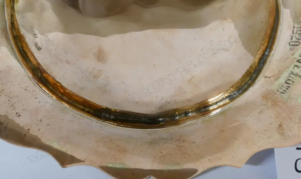 An early 20thC N.Z. made 9ct. rose gold presentation card tray by Kohn Image 1++