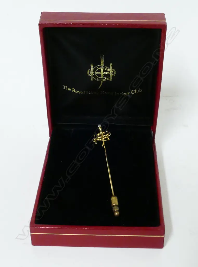 An 18ct. gold Royal Hong Kong Jockey club tie slide Image 1++