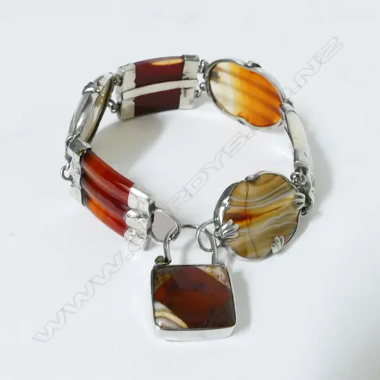 A Victorian silver and Scottish agate bracelet