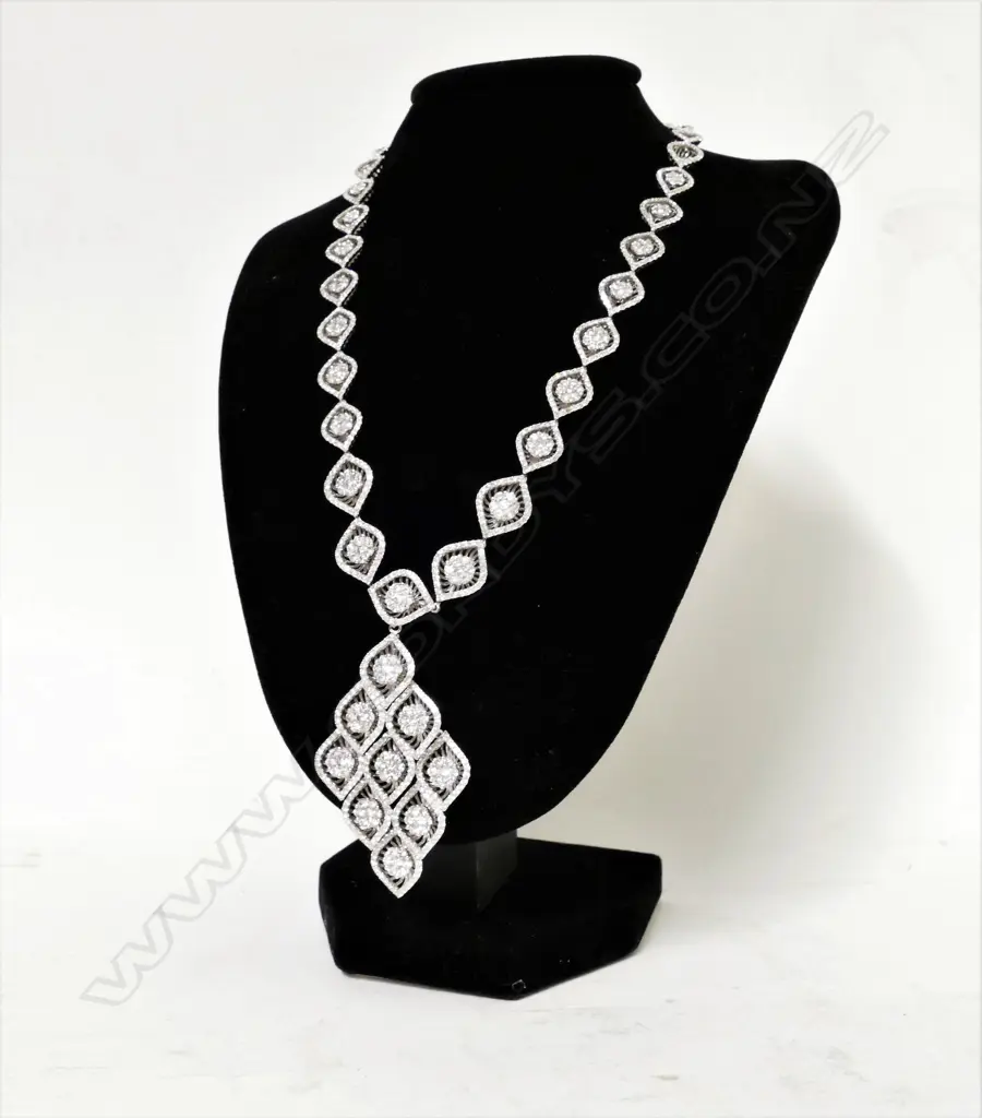 An impressive modern lady's 18ct. white gold pendanted necklace Image 1++