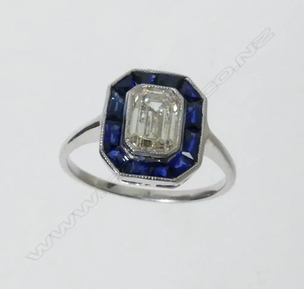 An 18ct white gold Image 1++