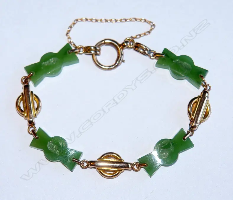 A Colonial 9ct. rose gold and greenstone bracelet Image 1++