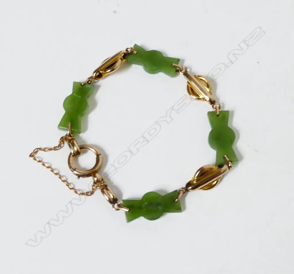 A Colonial 9ct. rose gold and greenstone bracelet Image 1++