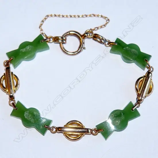A Colonial 9ct. rose gold and greenstone bracelet