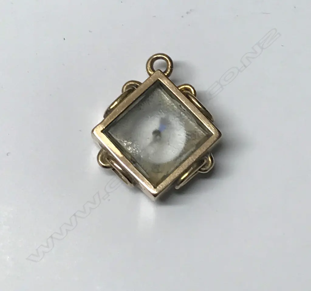 A Victorian 9ct. gold compass fob pendant Image 1++