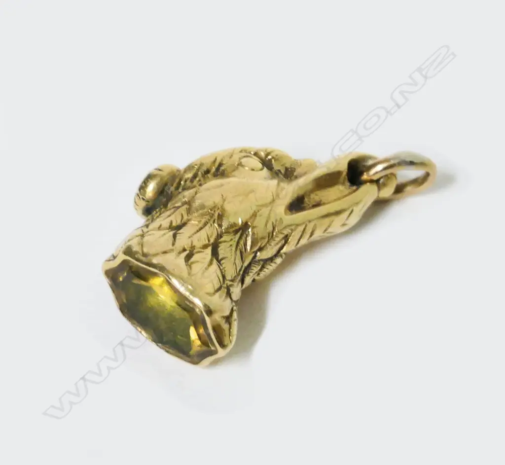 A 15ct. gold and citrine fob seal Image 1++