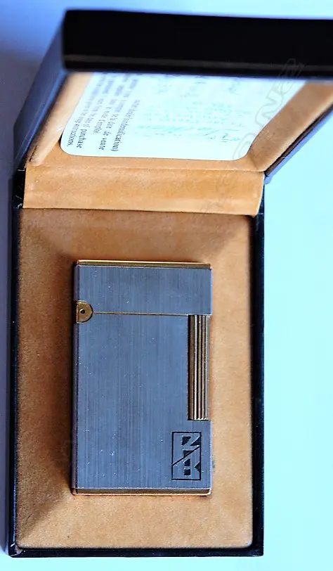A Dupont lighter Image 1++