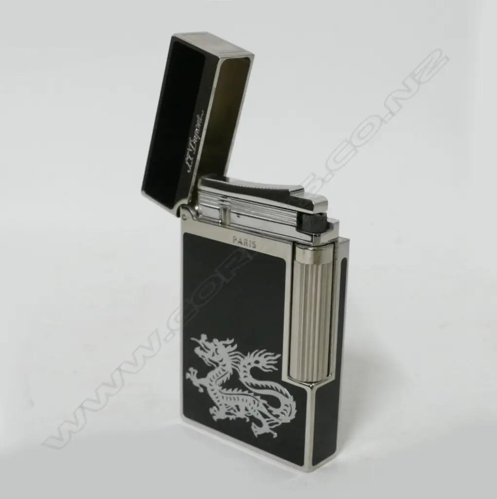 A Dupont lighter Image 1++