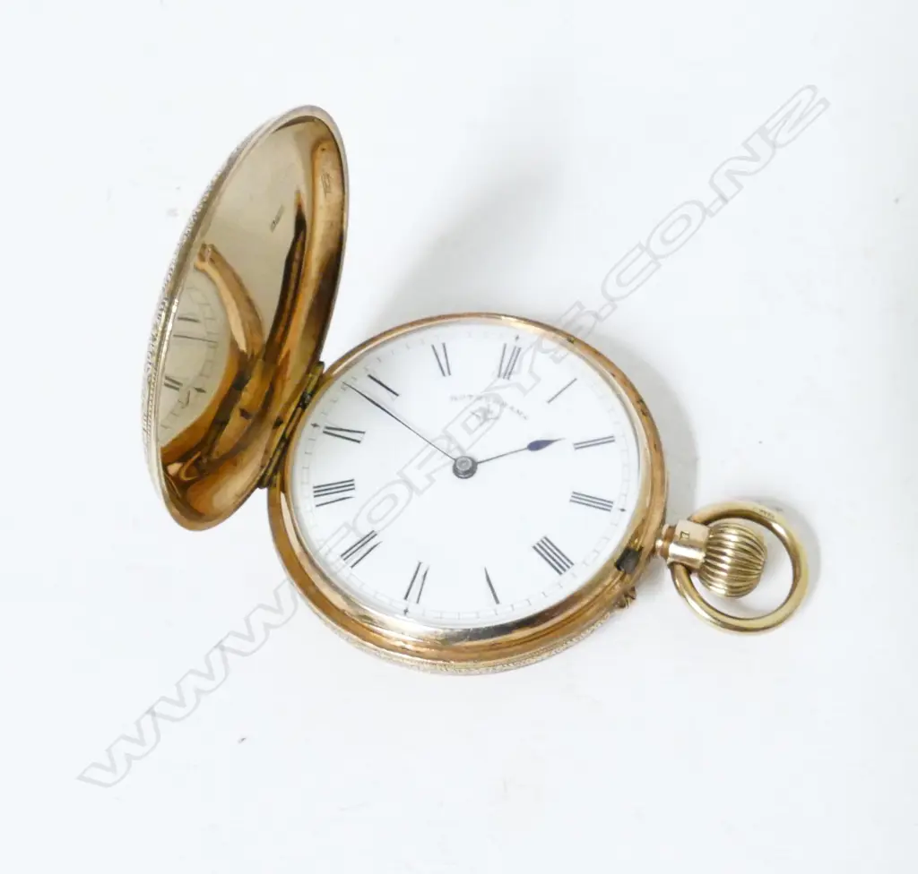 A 9ct. gold hunter pocket watch Image 1++