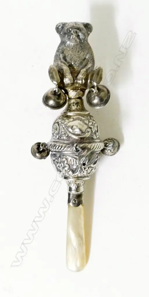 A Victorian silver baby's rattle Image 1++