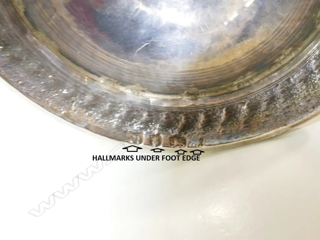 A George III silver claret jug Image 1++