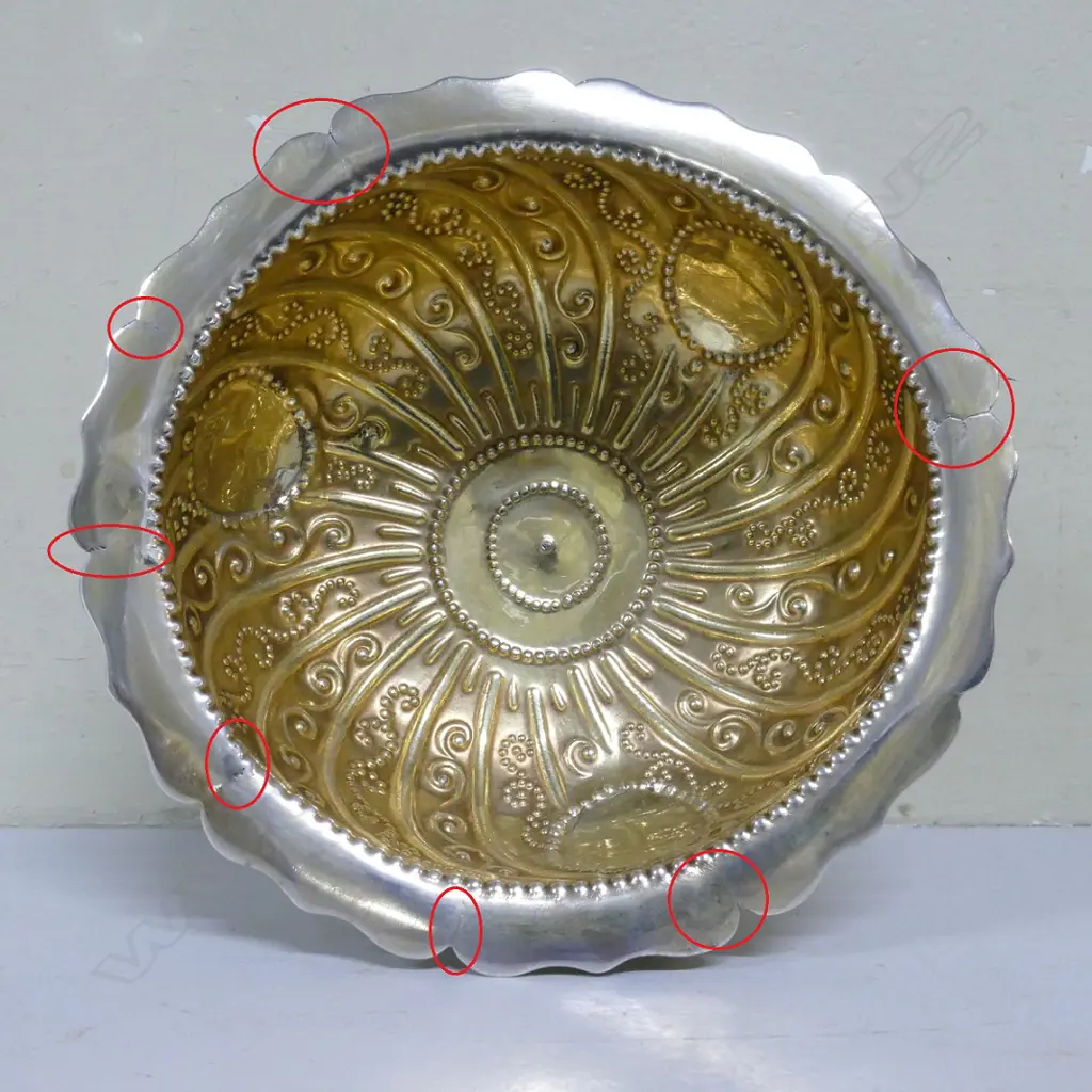 An 18thC Irish provincial silver sugar bowl Image 1++