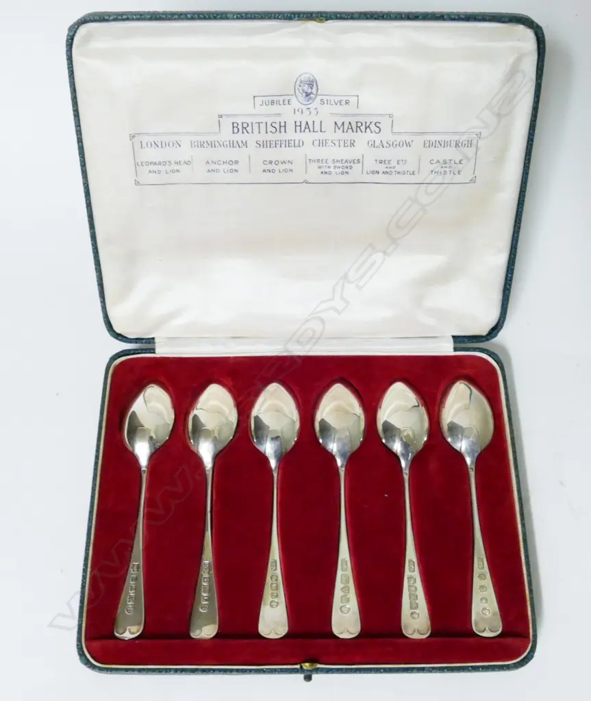 A boxed set of six Old English Jubilee silver teaspoons Image 1++