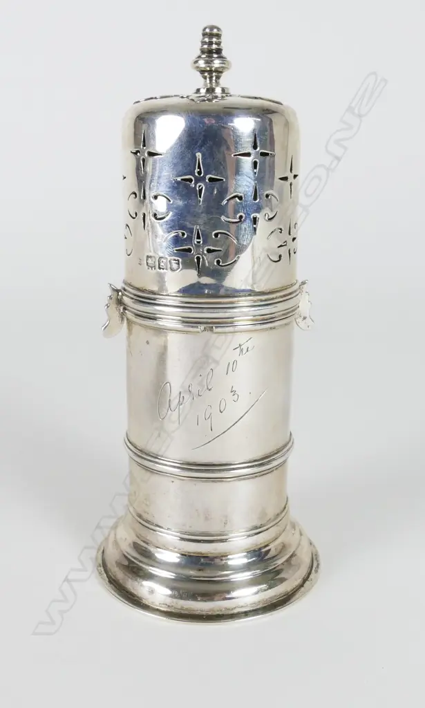 An Edwardian silver sugar caster Image 1++