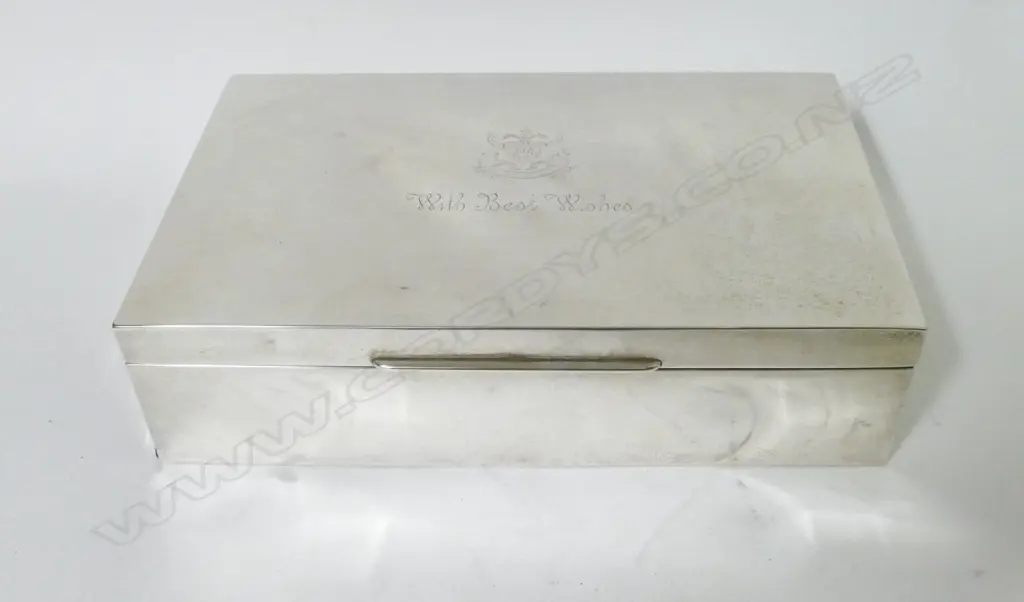 A silver cigar box Image 1++
