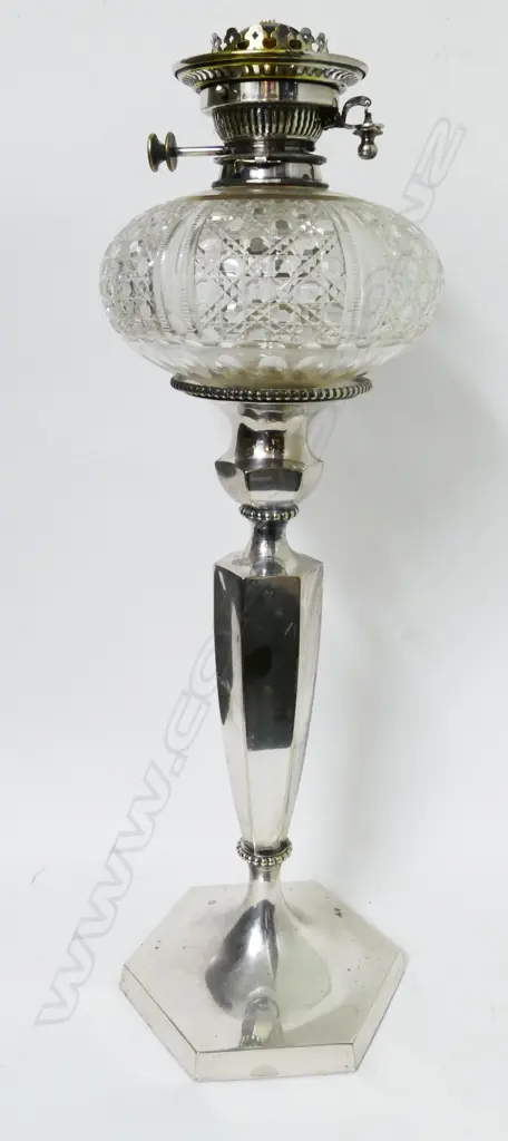 An Edwardian silver plate banqueting lamp Image 1++