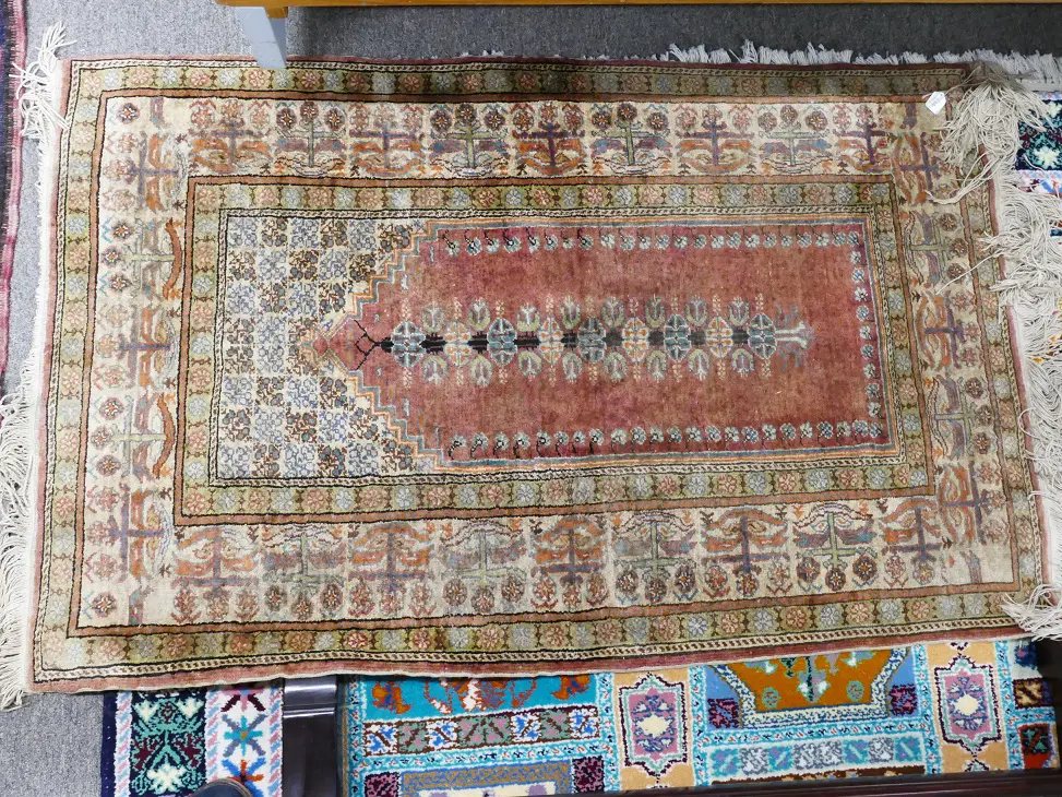 A fine old Persian silk prayer rug Image 1++