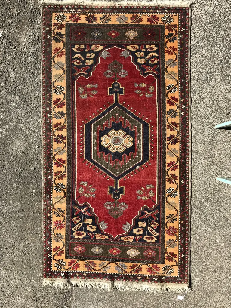 A Turkish handknotted rug Image 1++
