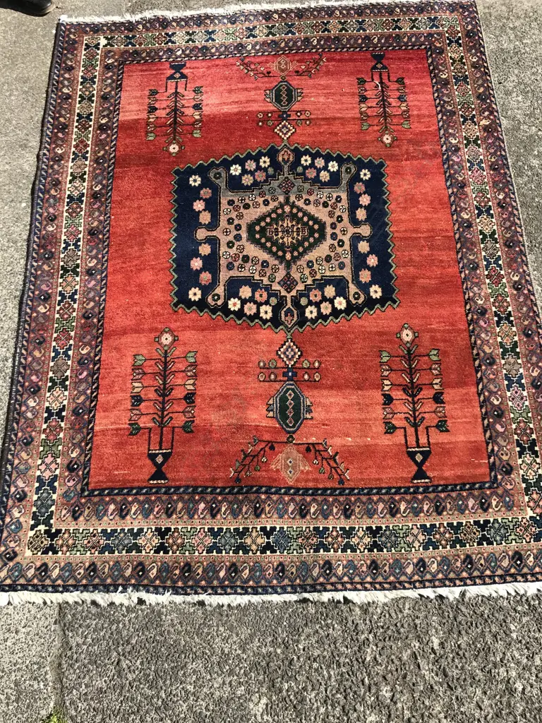 A handknotted Iranian carpet Image 1++